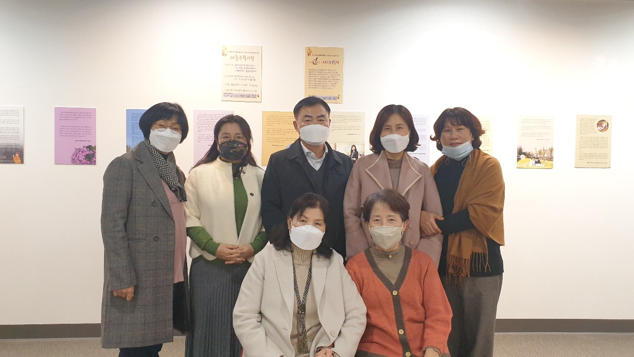 수필사랑전시회.jpg