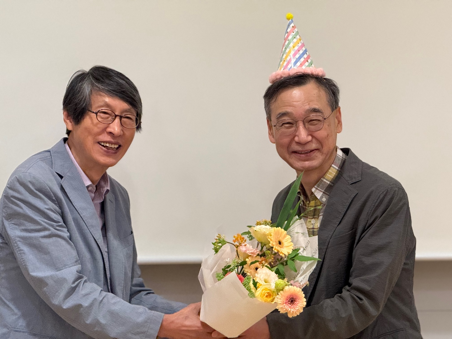 축하 꽃다발.jpg